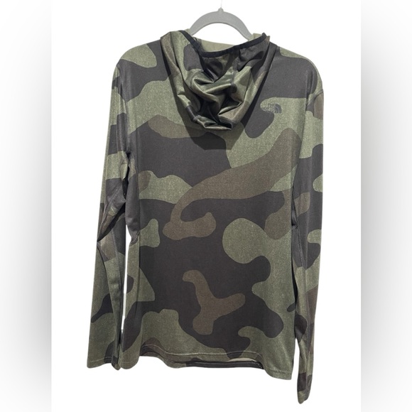 The North Face Mens Hiking Gear Pullover Hoodie. Color CAMOUFLAGE GREEN. Size M. - Picture 3 of 8